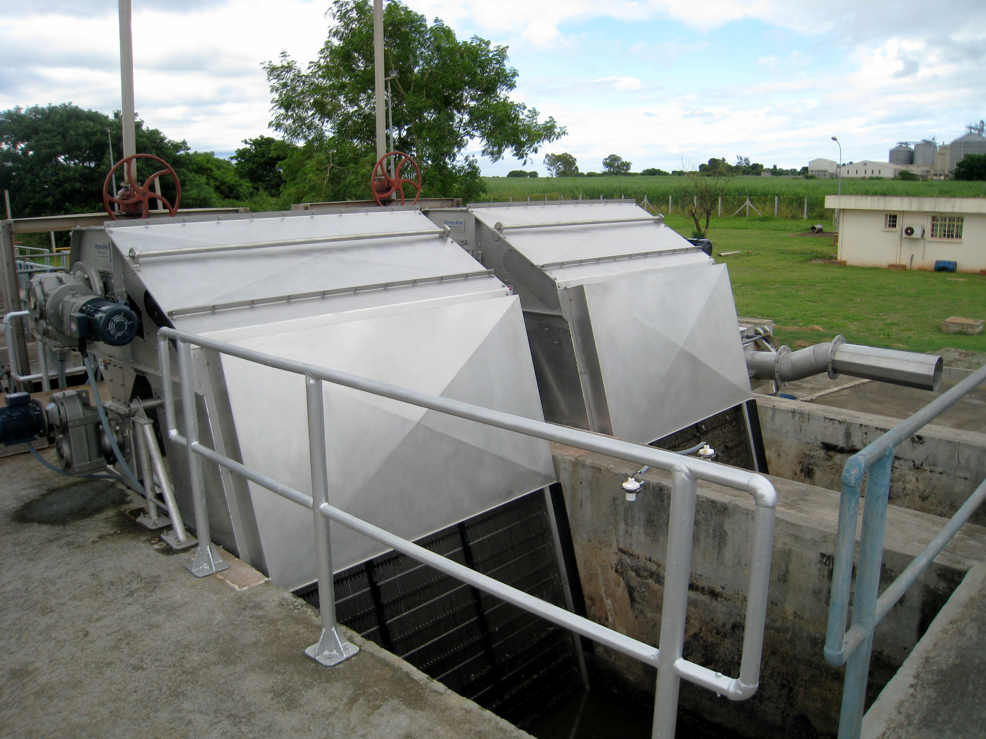 Bull Shark Through Flow Screen
